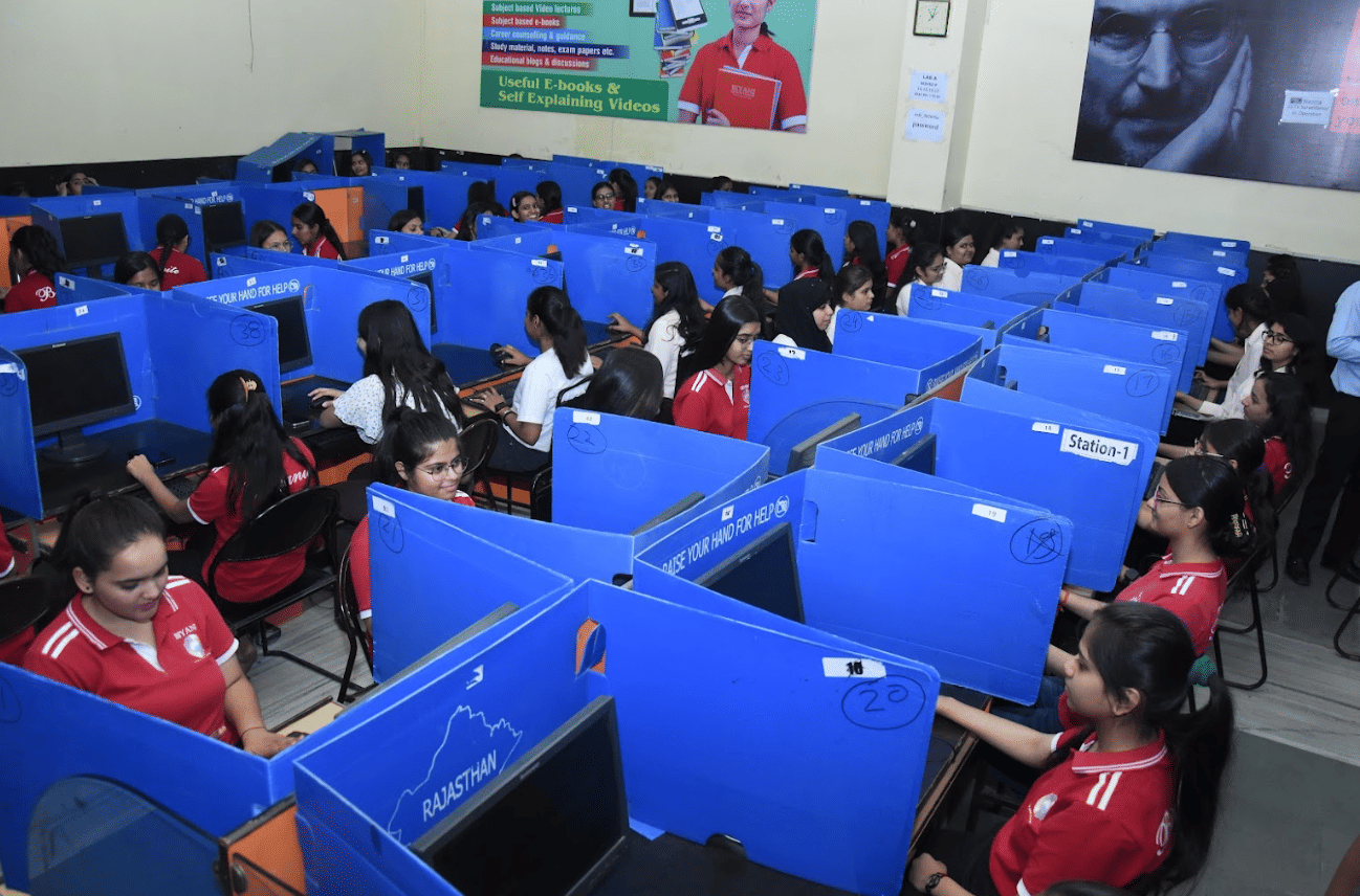 Biyani Girls College Jaipur Labs photo 10